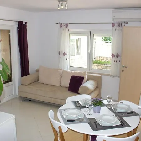 Burin Apartment